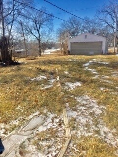 Foto del edificio - Large 3 Bedroom with 2 Car Garage