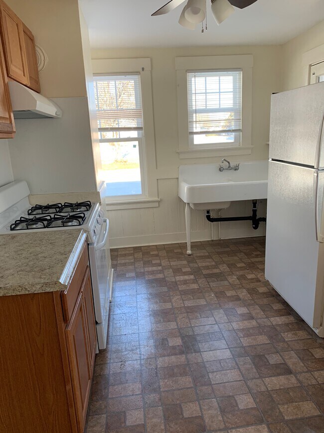 kitchen - 91 Fairfield St