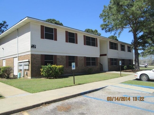 Building Photo - 201 Spring Run Dr