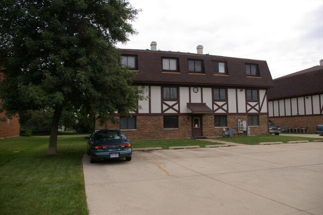 Building Photo - 773 Lippert Ln