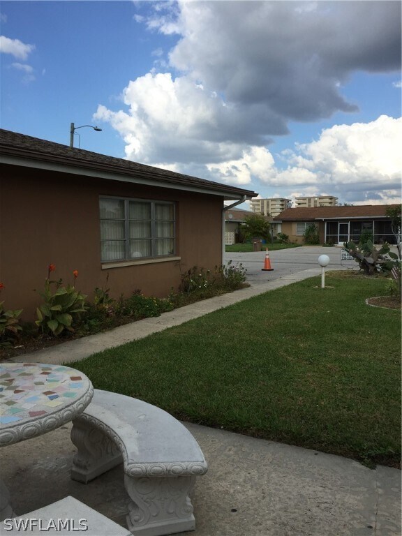Building Photo - 4824 Lucaya Dr
