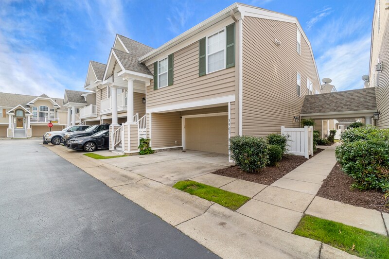 Primary Photo - 3907 Van Ness Dr