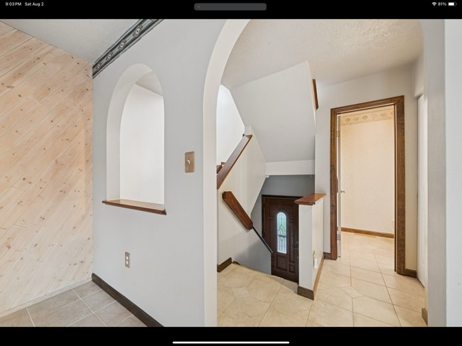 Building Photo - 5045 Fountainwood Dr
