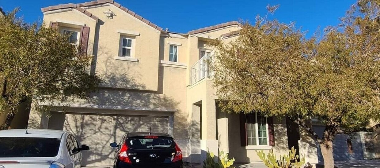 Primary Photo - 4 Bedroom Home in Lone Mountain