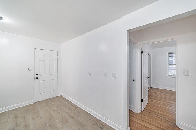 Foto del edificio - 7530 N Oakley Ave