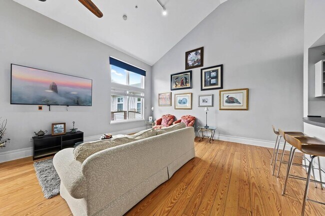 Foto del edificio - 404 N Laurel Ave