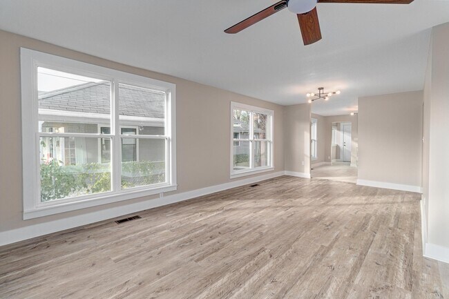 Foto del edificio - 730 W Cherry Ave