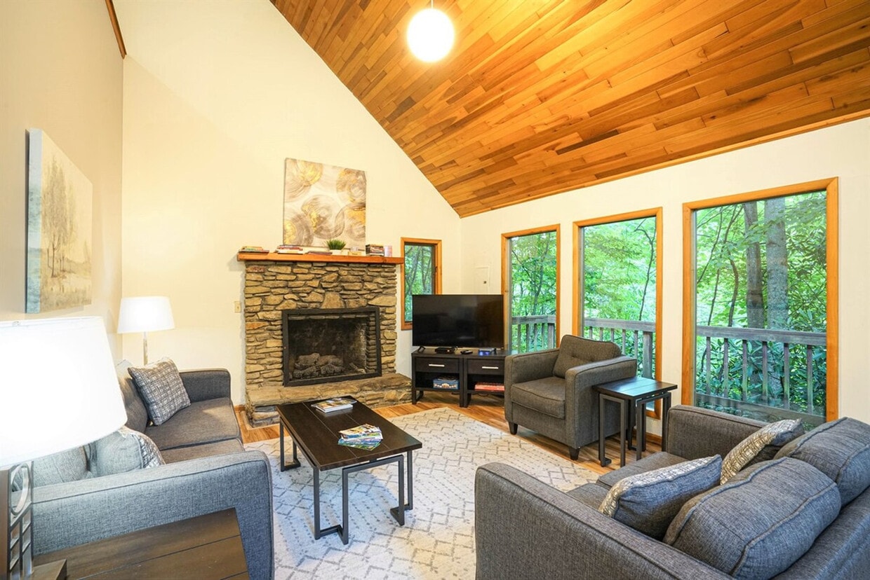 Foto principal - 224 Faulkner Rd