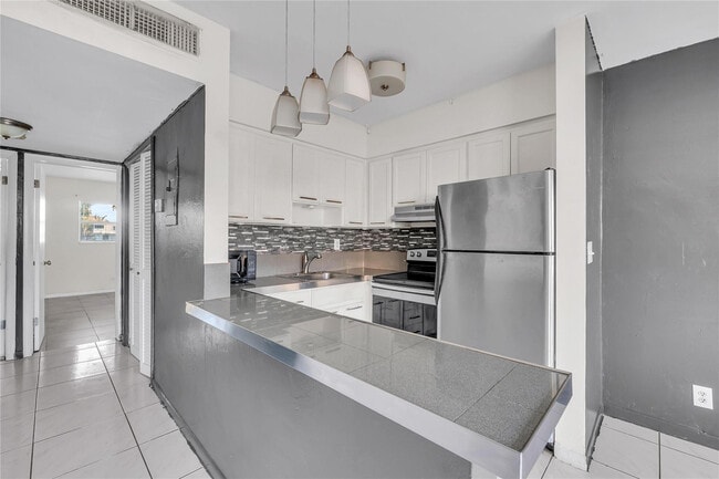 Foto del edificio - 4050 NE 12th Terrace