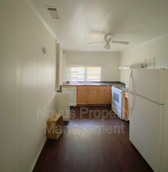 Foto del edificio - 122 Mandeville Ave