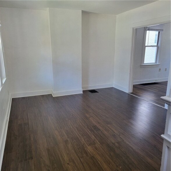 Foto del edificio - 2924 Parkdale St