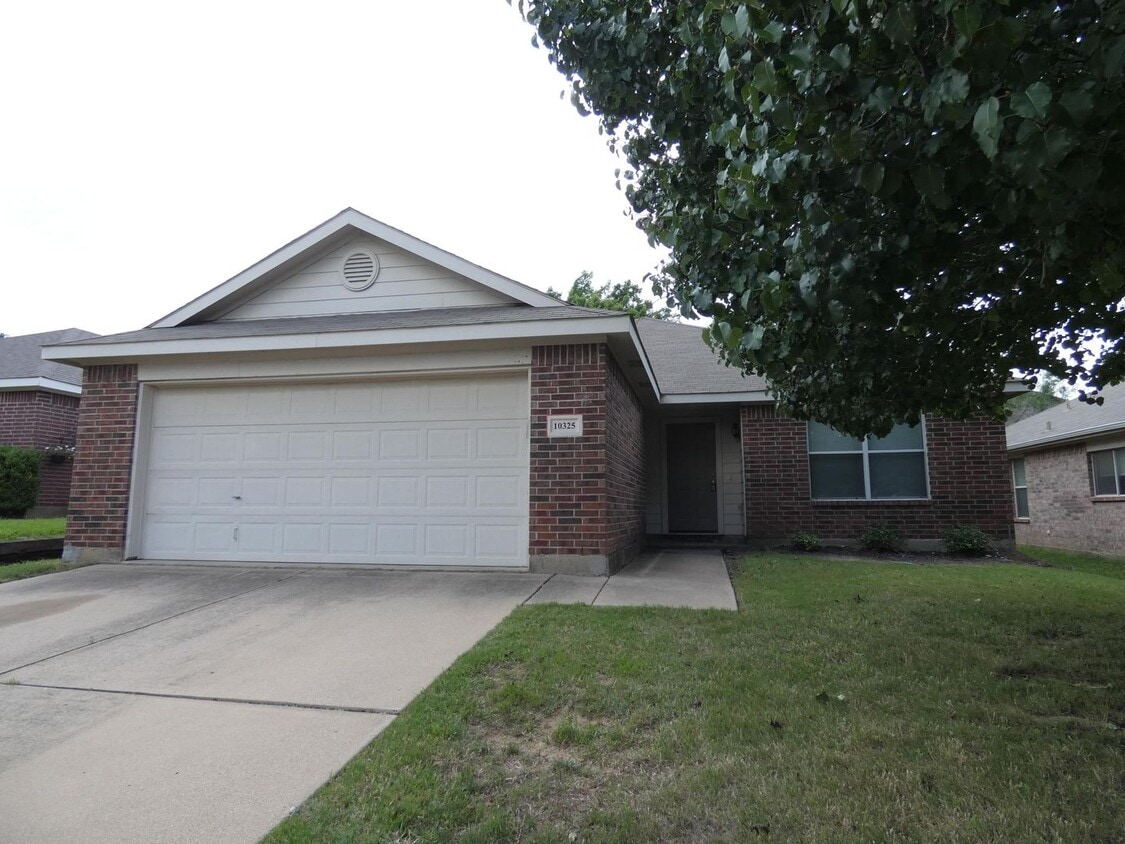 Photo - Open concept 3/2/2 home in Keller ISD! 10325 Bear Hollow Drive, Fort Worth TX 76244