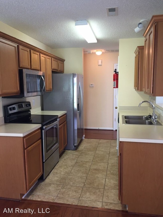 Building Photo - 6927 Kentucky Derby Dr