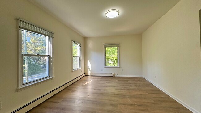 Foto del edificio - 228 Tenafly Rd