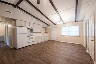 Building Photo - 4 Fulmer Ln
