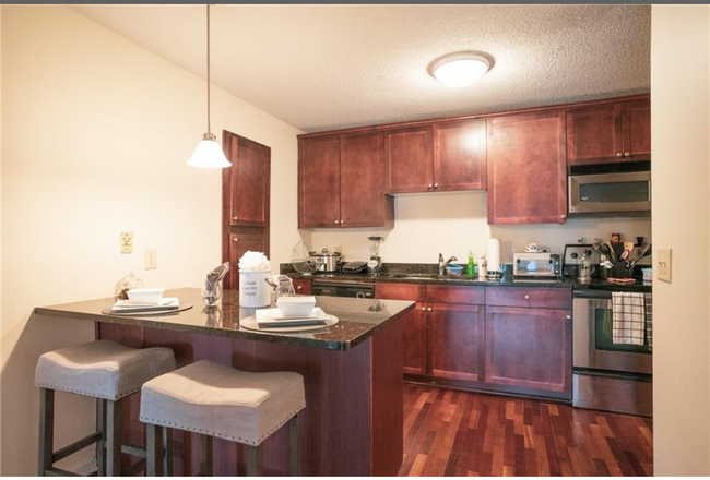 Dining Area - 2657 Lenox Rd NE