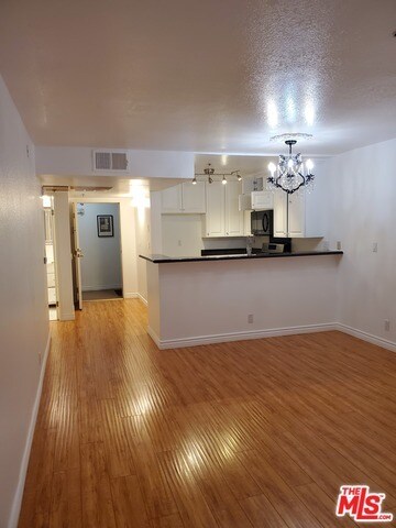 Foto del edificio - 686 S Ardmore Ave