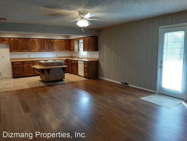 Building Photo - 4 br, 3 bath House - 3745 S Parklane Ave.