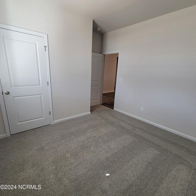 Foto del edificio - 7136 Foxhollow Ln