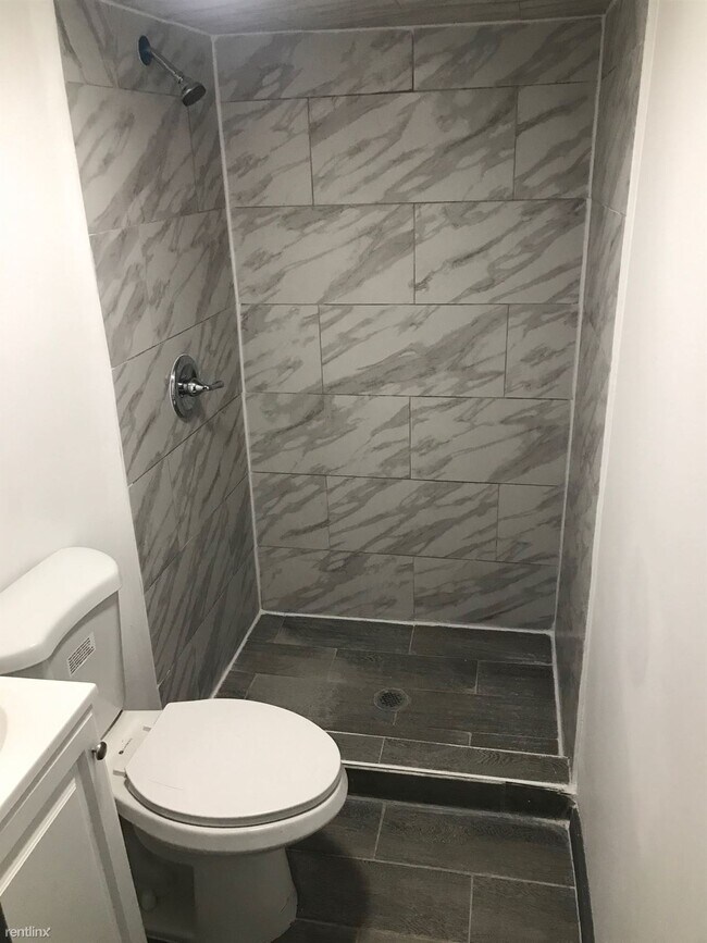 Foto del edificio - 23 Evergreen Ave