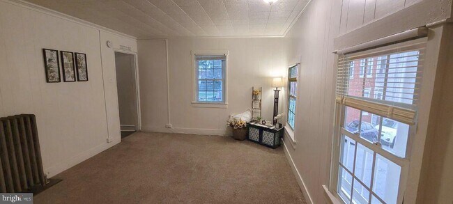 Foto del edificio - 104 N Main St