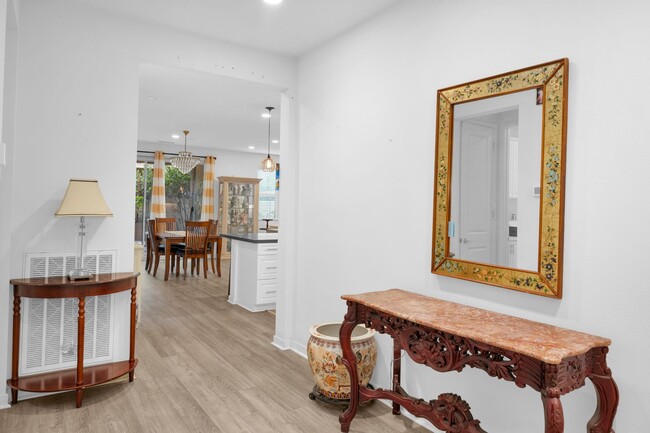 Foto del edificio - Welcome to Ovation at Flora Park! A 55+ Ga...