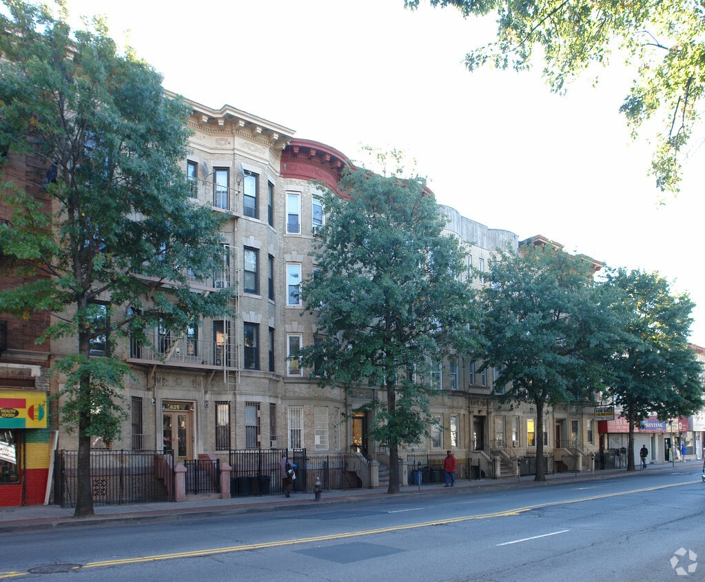 Primary Photo - 635 Flatbush Ave