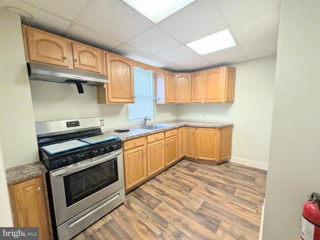 Foto del edificio - 7 Dresser Ave