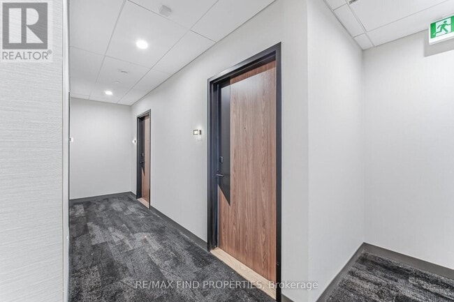 Building Photo - 1037 The Queensway