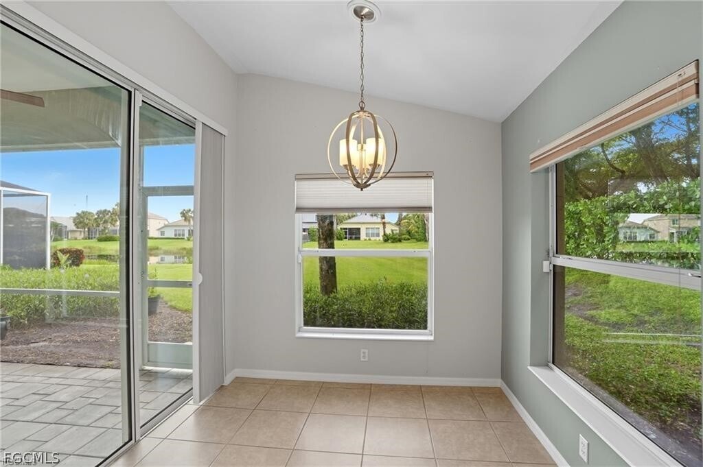 Foto del edificio - 2427 Woodbourne Pl