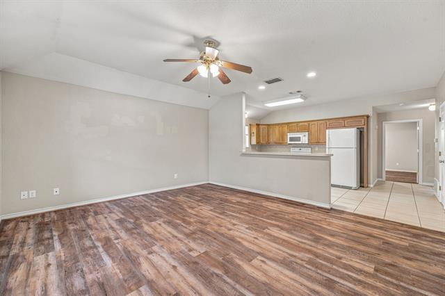 Foto del edificio - 231 Bluebonnet St