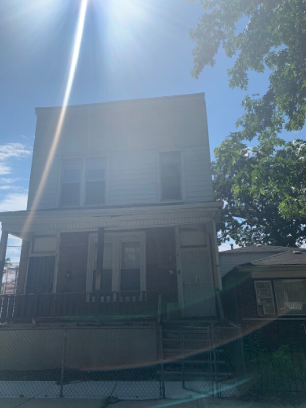 Primary Photo - 7122 S Drexel Ave