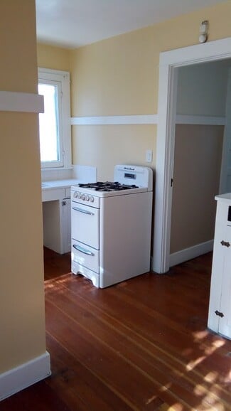 Building Photo - 418 El Centro St