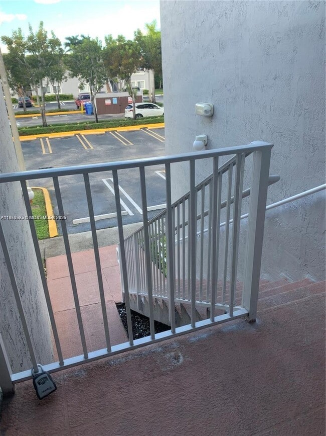 Foto del edificio - 4720 NW 114th Ave