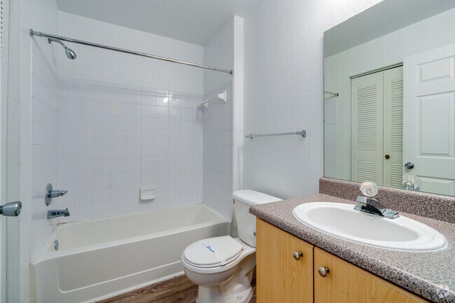 Catalina- 3BR, 2BA - 1151SF - Bathroom - Mission Bay Apartments