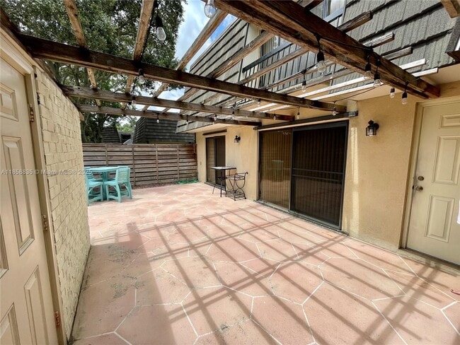 Building Photo - 1132 11th Ter