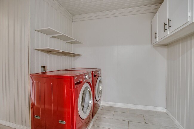 Foto del edificio - PRE LEASING for fall 2026! 4/2 in Tech Terrace!