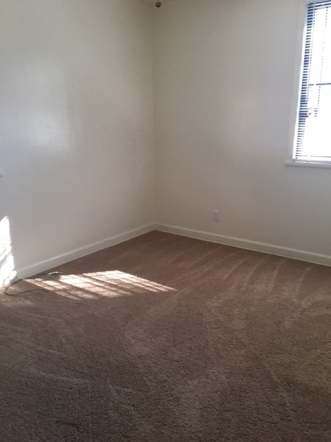 Foto principal - 3 Bedroom / 1 Bath Close to VSU