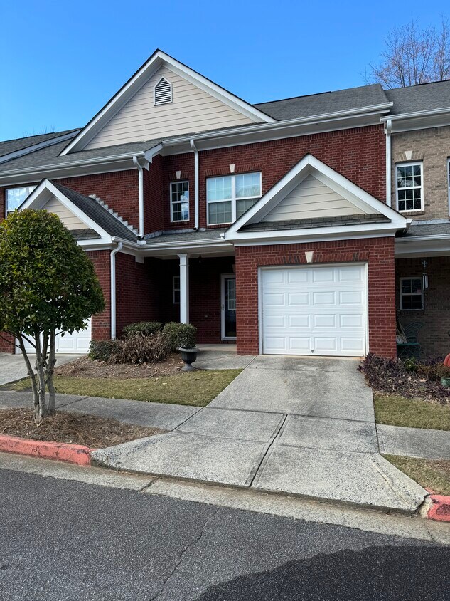 Exterior / Garage /Parking - 1833 Willow Branch Ln