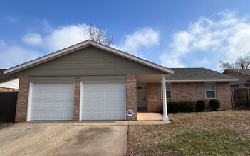 Building Photo - 4700 Clendon Way
