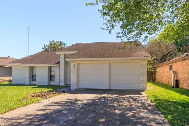 Building Photo - 8311 Quail Burg Ln