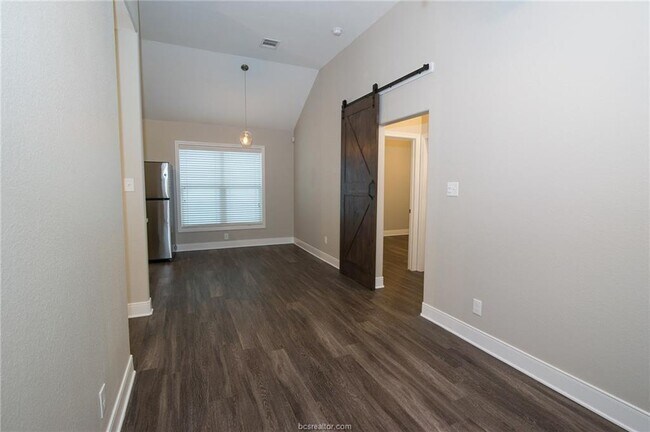 Foto del edificio - 701 Hereford St