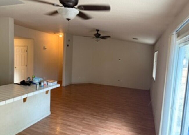 Building Photo - 3947 W Delta Ave