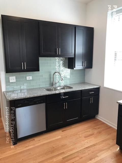 Foto del edificio - 2222 N Kenmore Ave