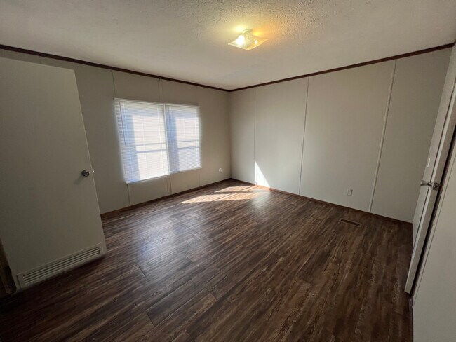 Foto del edificio - 137 Burch St