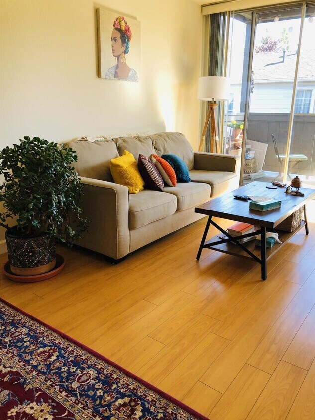 Living Room - 1420 Addison St