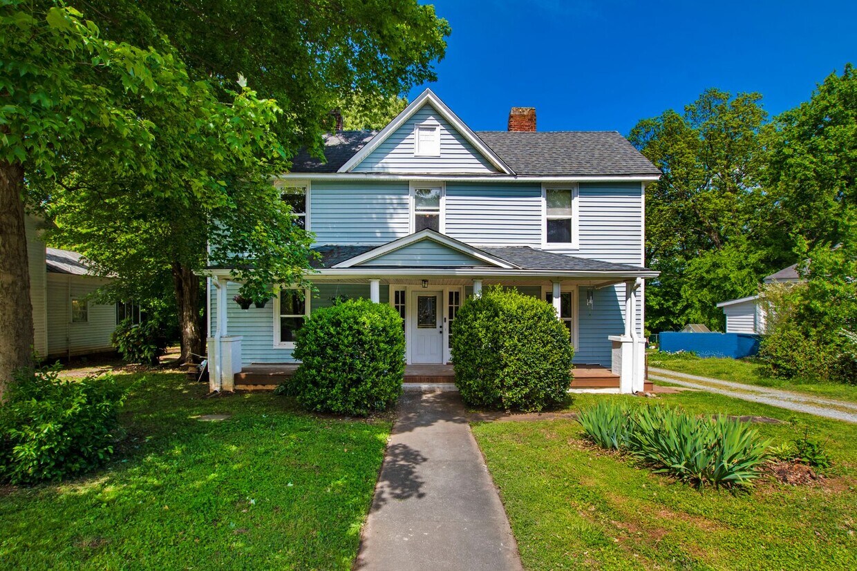 306 N Maple St, Graham, NC 27253 House Rental in Graham, NC