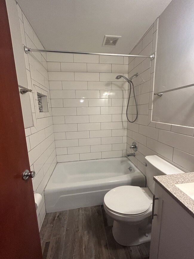updated bathroom - 1394 Shirley St