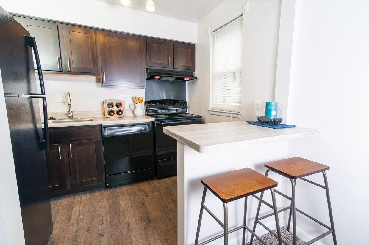 Donnybrook Apartments 7914 Knollwood Rd Towson, MD