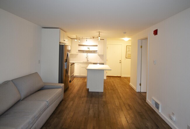 Foto del edificio - 710 N 160th St